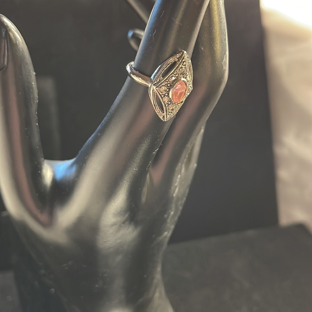 Avon - 1992- Vintage Antique Style Ring Sz 6 - Picture 2 of 7